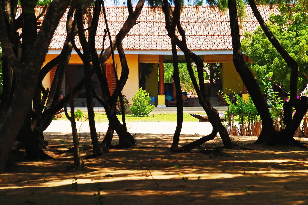 Khomba Beach House Alankuda ภายนอก รูปภาพ