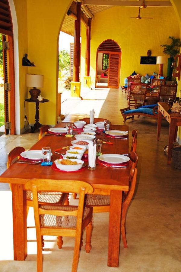 Khomba Beach House Alankuda ภายนอก รูปภาพ