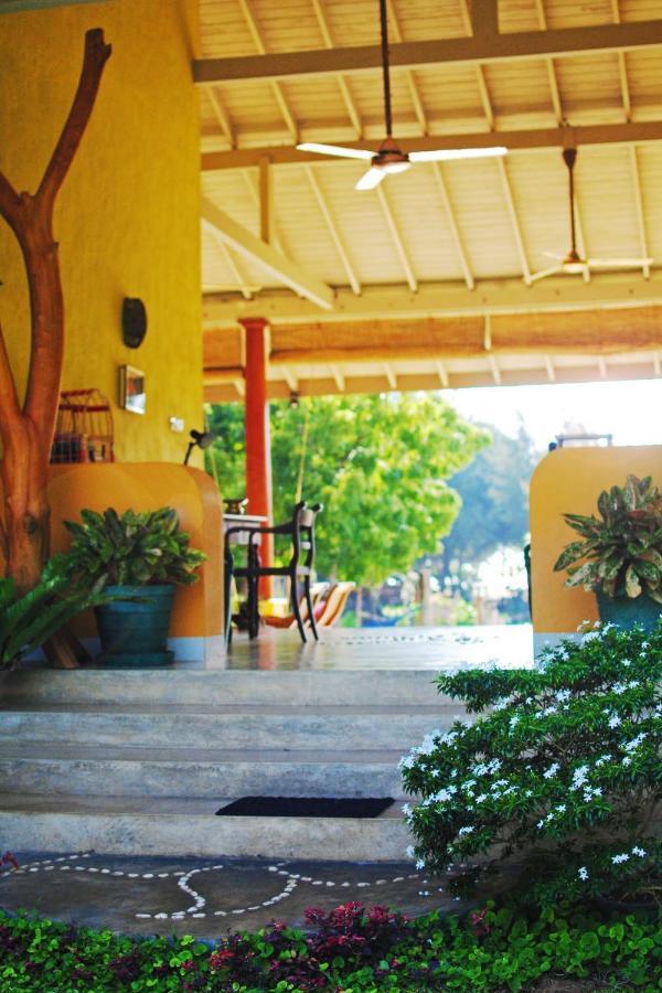 Khomba Beach House Alankuda ภายนอก รูปภาพ