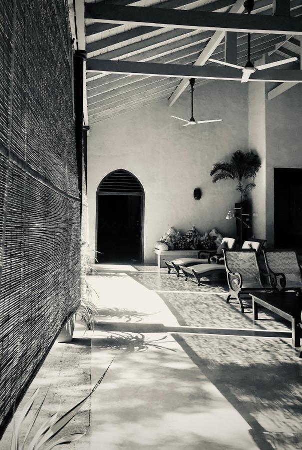 Khomba Beach House Alankuda ภายนอก รูปภาพ