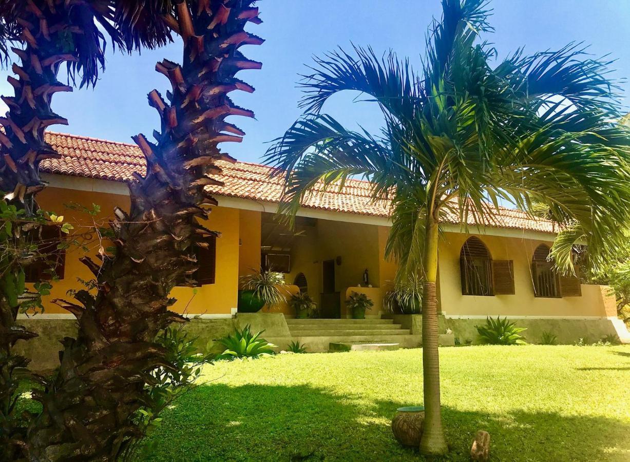 Khomba Beach House Alankuda ภายนอก รูปภาพ