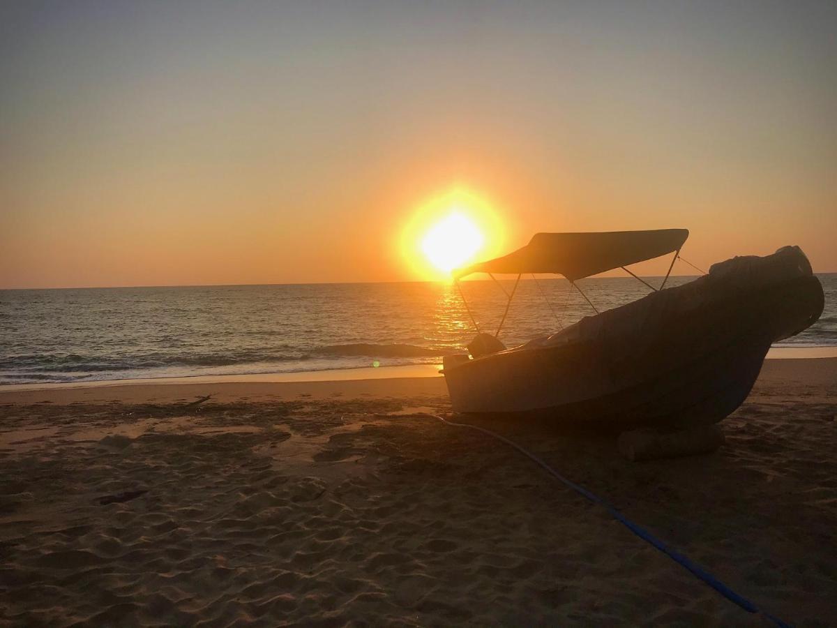 Khomba Beach House Alankuda ภายนอก รูปภาพ
