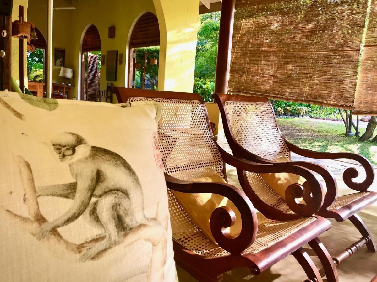 Khomba Beach House Alankuda ภายนอก รูปภาพ